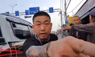 Bắt 2 đối tượng đi ô tô hành hung người đi xe máy ở TPHCM