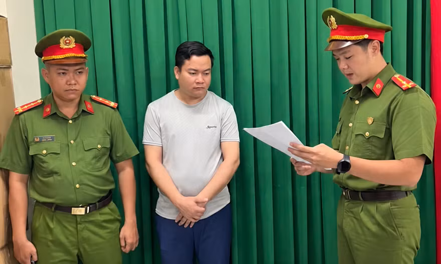 Triệt phá nhóm chuyên bẫy khách mua nhà đất giá rẻ để chiếm đoạt tiền đặt cọc 