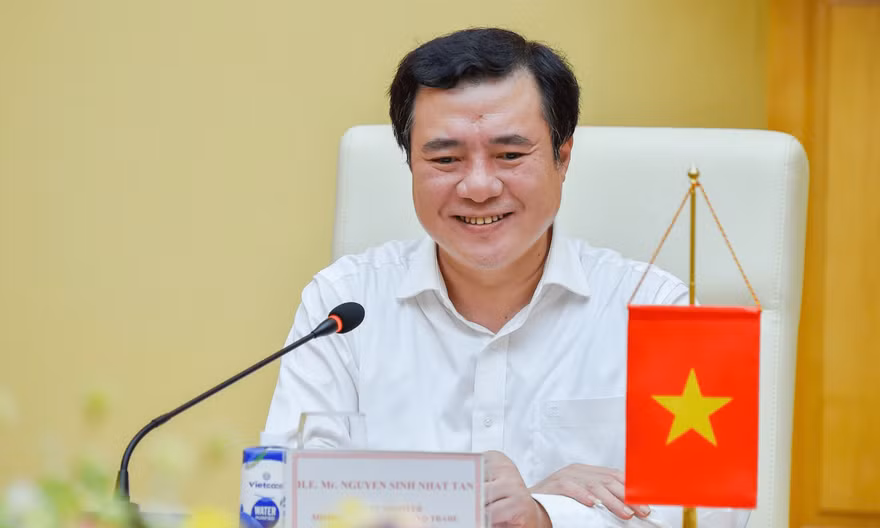 Tân Phó Bí thư Thành ủy TPHCM Nguyễn Sinh Nhật Tân nhận nhiệm vụ