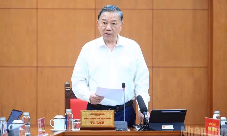Nghiên cứu đổi mới tổ chức, phương thức hoạt động của Đảng phù hợp với kỷ nguyên số