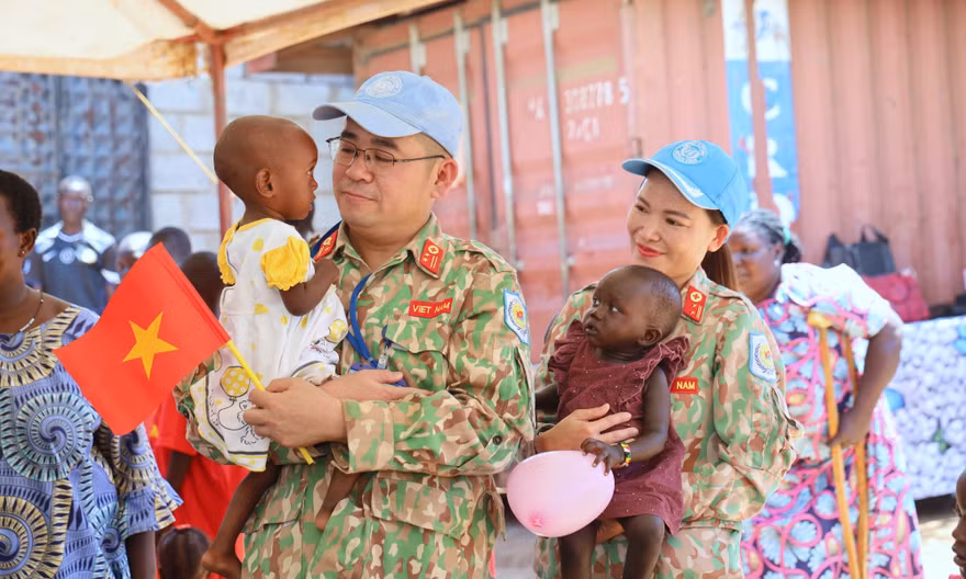 Nghĩa cử đặc biệt của người lính Việt Nam trước ngày rời Nam Sudan