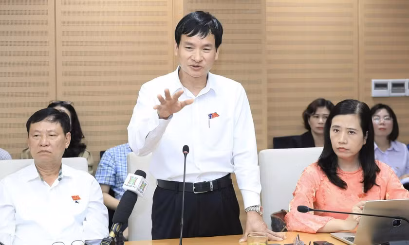 Bí thư xã ở Hà Nội đề xuất mua cho mỗi trưởng thôn một chiếc xe đạp để đi thăm hỏi bà con