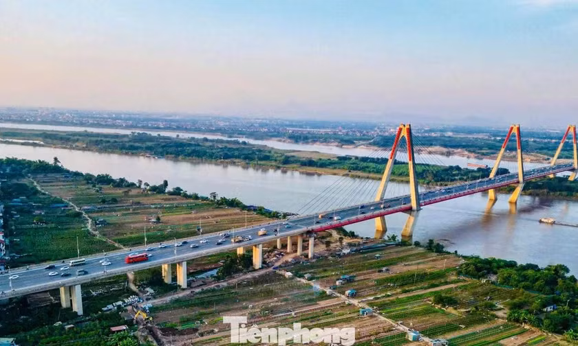 Thống nhất di dời, quy hoạch lại toàn bộ khu dân cư ngoài đê sông Hồng để tái thiết