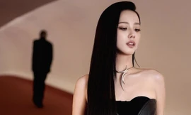 Jisoo BLACKPINK hé lộ ca khúc song ca mới sánh đôi cùng 'Gã trai sinh ra để đốt cháy mọi cô gái'