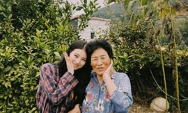 Khoảnh khắc gia đình với bà ngoại trong dịp lễ Chuseok của Suzy 'gây sốt rần rần'