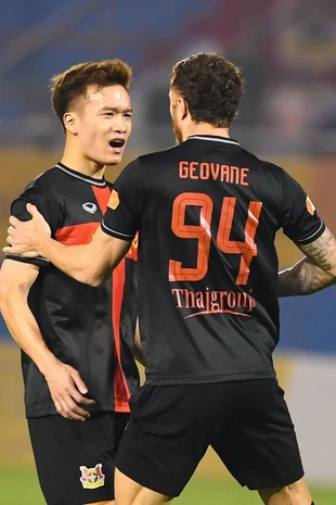 HIGHLIGHTS Ninh Bình 1-2 HAGL: Lỡ hẹn ngôi đầu lượt đi