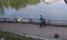 Vụ học sinh lớp 8 đâm và ném bạn xuống hồ: Trẻ thiếu kỹ năng giải quyết xung đột