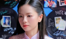 Bóng hồng duy nhất trong ‘Mưa đỏ’