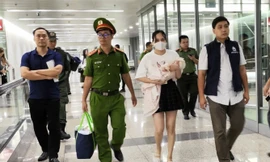 Vợ của siêu lừa Mr Hunter được dẫn giải từ Thái Lan về Việt Nam