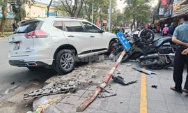 Hà Nội: Ô tô tông loạt xe máy trên đường Võ Thị Sáu, 1 người bị thương