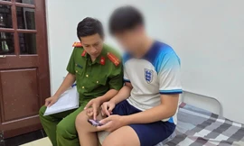 Nam sinh mắc bẫy 'bắt cóc online', tự nhốt mình trong nhà nghỉ suốt 1 ngày