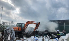 Kho phế liệu tại Tân Triều cháy lớn sau một số tiếng nổ