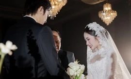 Ngọc Huyền liên tục khóc trong đám cưới với Đình Tú