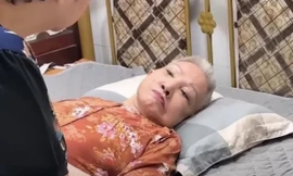 Tình trạng sức khỏe ‘quái kiệt cải lương' Hồng Nga
