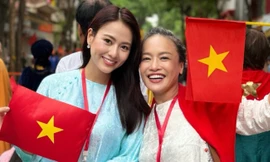 NSND Xuân Bắc cùng dàn nghệ sĩ hợp luyện diễu binh, diễu hành A80