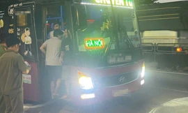 Phát hiện chi tiết 'lạ' ven đường, nam thanh niên hoảng hốt tìm cách bỏ trốn