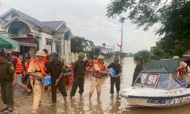 Thủy Đoàn I ứng cứu người dân vùng lũ tại Thanh Hóa