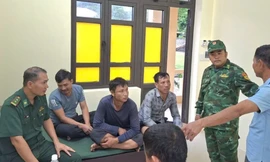 Liên tiếp xảy ra hai vụ đắm tàu ở Quảng Ninh, 15 thuyền viên được cứu