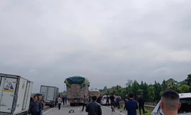 Tai nạn liên hoàn trên cao tốc Hà Nội - Thái Nguyên, nhiều ô tô bị hư hỏng