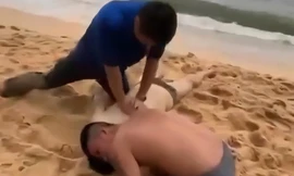 5 du khách bị sóng cuốn khi tắm biển Phú Quốc