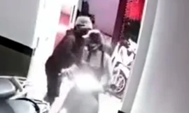 Kẻ bịt mặt đột nhập chung cư mini ở Hà Nội, trộm túi xách, sàm sỡ cô gái trong đêm