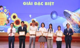 Trao giải Cuộc thi Sáng tạo dành cho thanh, thiếu niên và nhi đồng Hà Nội lần thứ 21