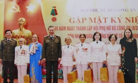 Nữ trưởng công an xã được phong Anh hùng ở tuổi 25