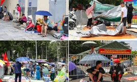 Mới 31/8, người dân đã căng bạt, đặt gạch giữ chỗ để xem diễu binh ngày 2/9