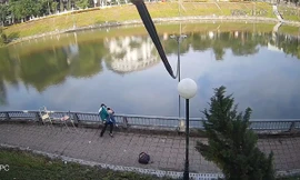 Nam sinh lớp 8 hành hung, hất bạn xuống hồ nước ở Lào Cai