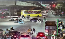 Từ camera AI, CSGT phát hiện hàng chục xe tải vi phạm trong khung giờ cao điểm