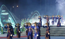 Festival sông Hồng thu hút hàng vạn người tham gia