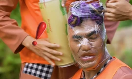 Lê Dương Bảo Lâm bị quấn kín mặt, khán giả phẫn nộ