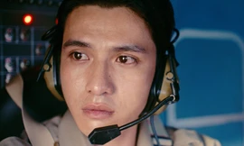 ‘Tử chiến trên không’ vượt 250 tỷ đồng