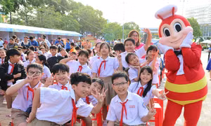 Thiếu nhi Cần Thơ vui Tết sum vầy