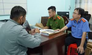 Khởi tố thêm tài xế xe tải trong vụ xe khách rượt đuổi khiến khách hoảng loạn