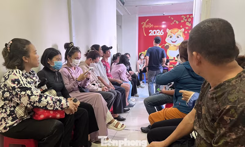 Ngược đời: Xếp hàng cả ngày không bán được vàng SJC