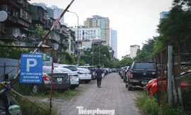 Loạt dự án bãi xe ở Hà Nội quây tôn, 'bất động' nhiều năm