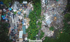 Hà Nội: Hàng nghìn m2 hồ Ngòi bị 'nuốt chửng' bởi rác thải và công trình trái phép