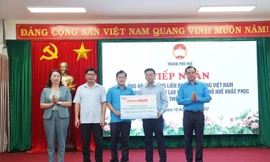 Tổng Liên đoàn Lao động Việt Nam trao 1,5 tỷ đồng hỗ trợ công nhân TP Huế sau mưa lũ