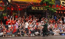 Quân nhân rạng rỡ, 'thả tim' với người dân sau buổi tổng duyệt