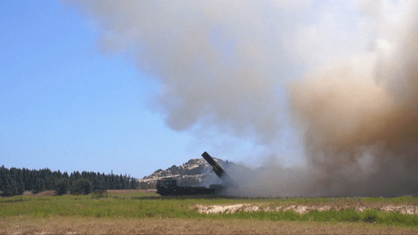 Một tên lửa được phóng trong hoạt động diễn tập hôm 4/8. Ảnh: CGTN Một tên lửa được phóng trong hoạt động diễn tập hôm 4/8. Ảnh: CGTN