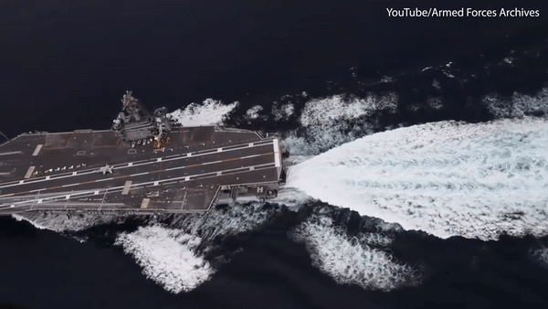 Tàu sân bay USS Abraham Lincoln. 