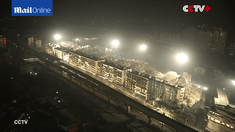 Theo Daily Mail, vụ nổ có kiểm soát này được tiến hành hôm 21/1 tại Vũ Hán (Trung Quốc).