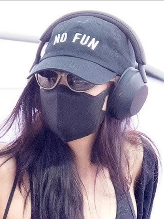 Thời trang sân bay gây tranh cãi của Jennie (BlackPink)