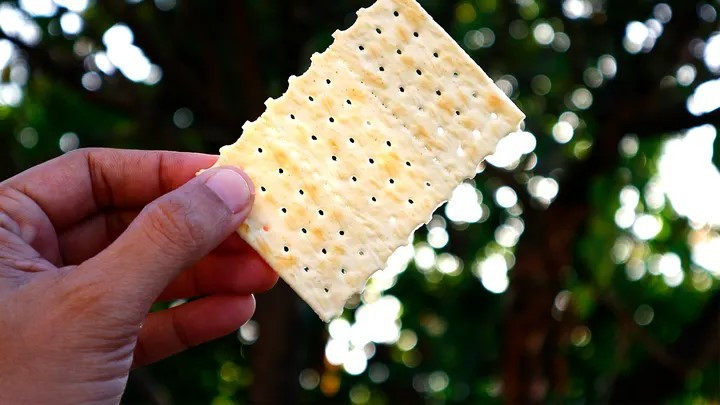 soda-cracker.jpg