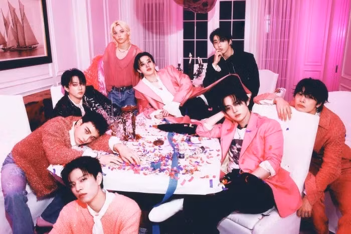 stray-kids.jpg