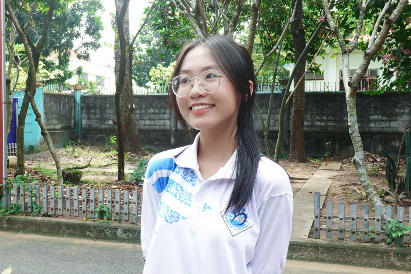 Minh Châu không khỏi lo lắng khi nghĩ đến kỳ thi đại học trên máy tính. Ảnh: NVCC b393594947a2f1fca8b3.jpg
