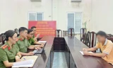Công an làm việc trường hợp đăng tin sai sự thật. Ảnh: Công an tỉnh Bắc Ninh