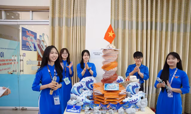 Nữ sinh giải Nhất quốc gia môn Ngữ văn tiết lộ 'bí kíp' đọc sách hiệu quả