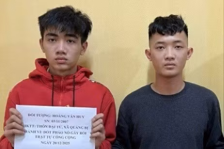 Hà Nội: Khởi tố 2 đối tượng đốt pháo nổ gây mất an ninh trật tự